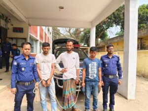 আটককৃত তিন আসামী 